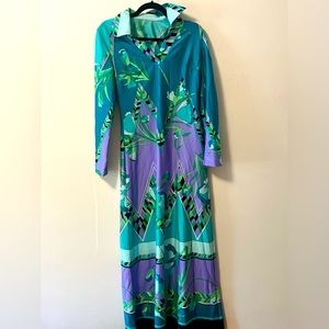 Vintage 70’s dress. Polyester. Great for the beach, as a costume or everyday!